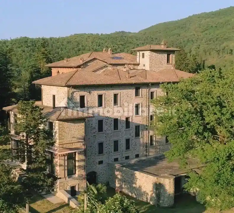 Palazzo - Edificio in vendita a Città di Castello