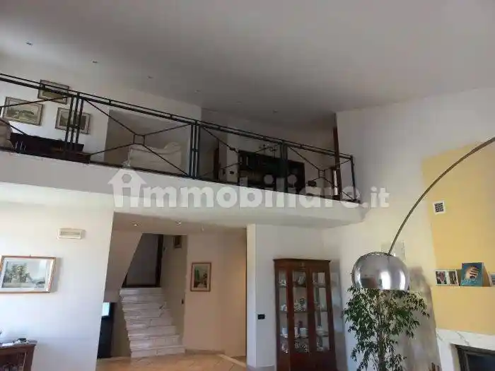 Casa indipendente in vendita a Luni