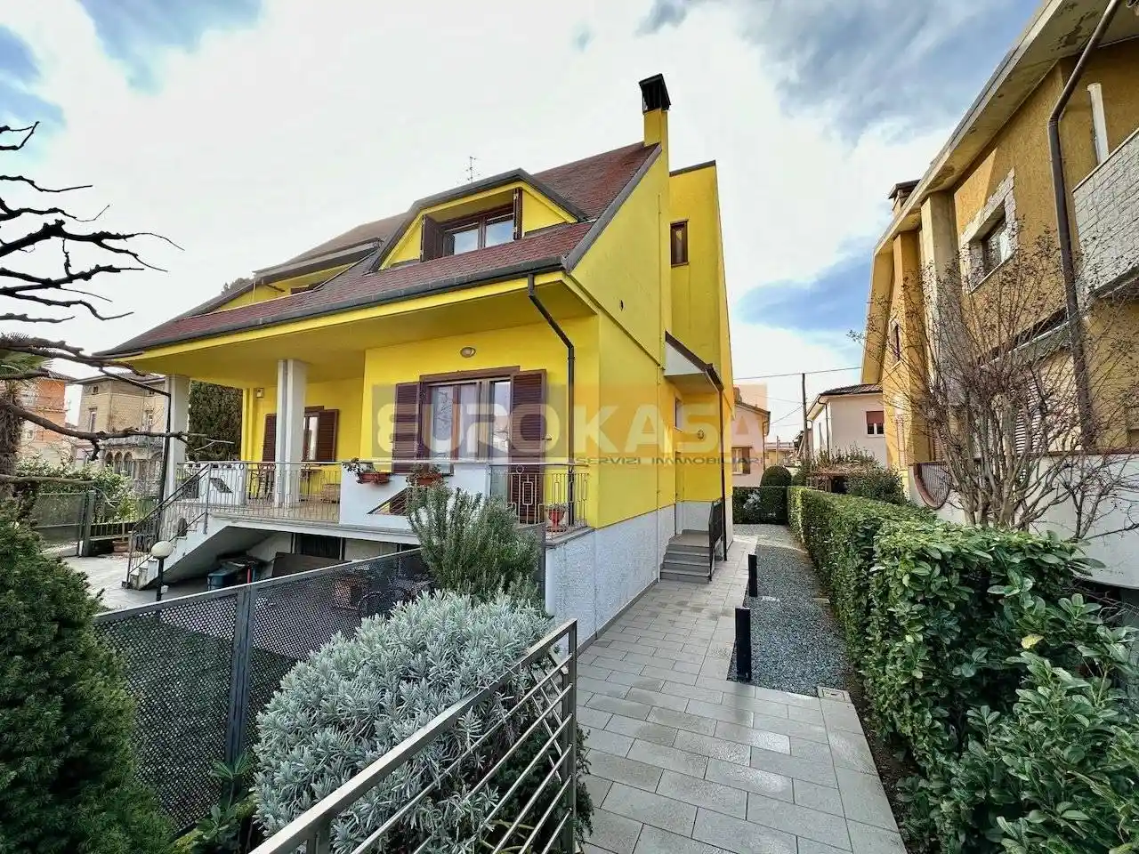 Villa in vendita a Osio Sotto