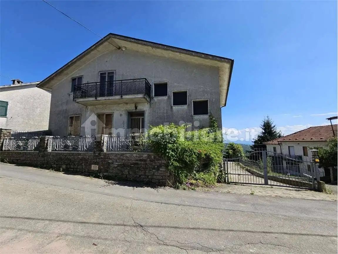 Villa in vendita a Mombarcaro