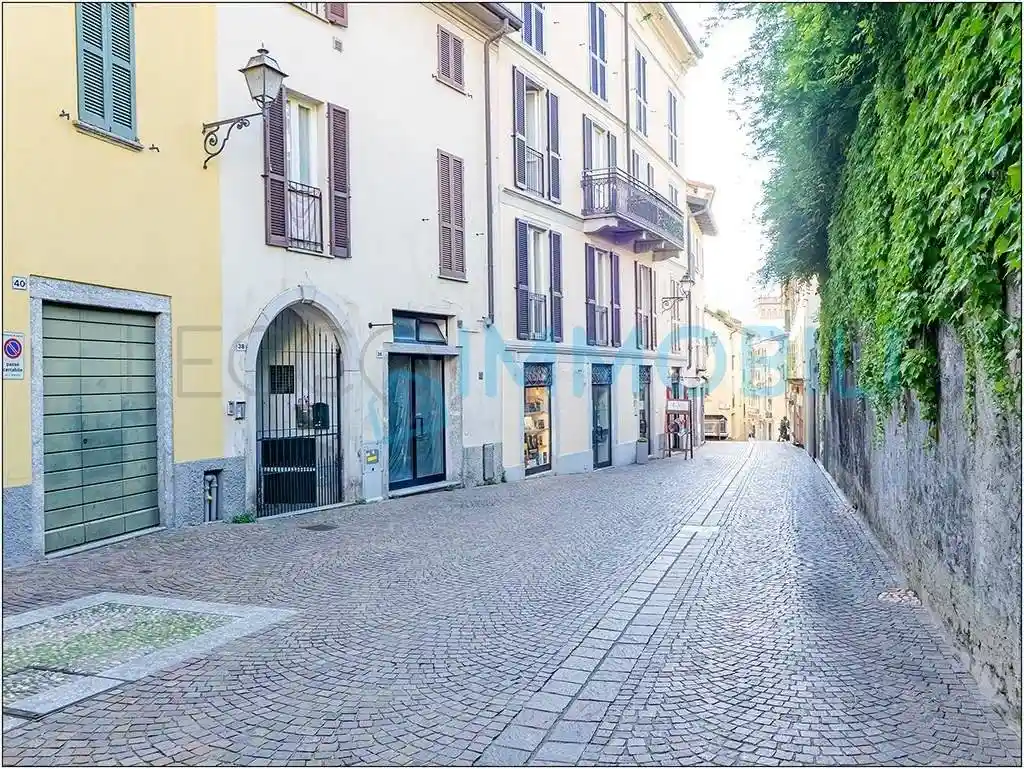 Bilocale via Giuseppe Bovara 50, Centro, Lecco - foto 2
