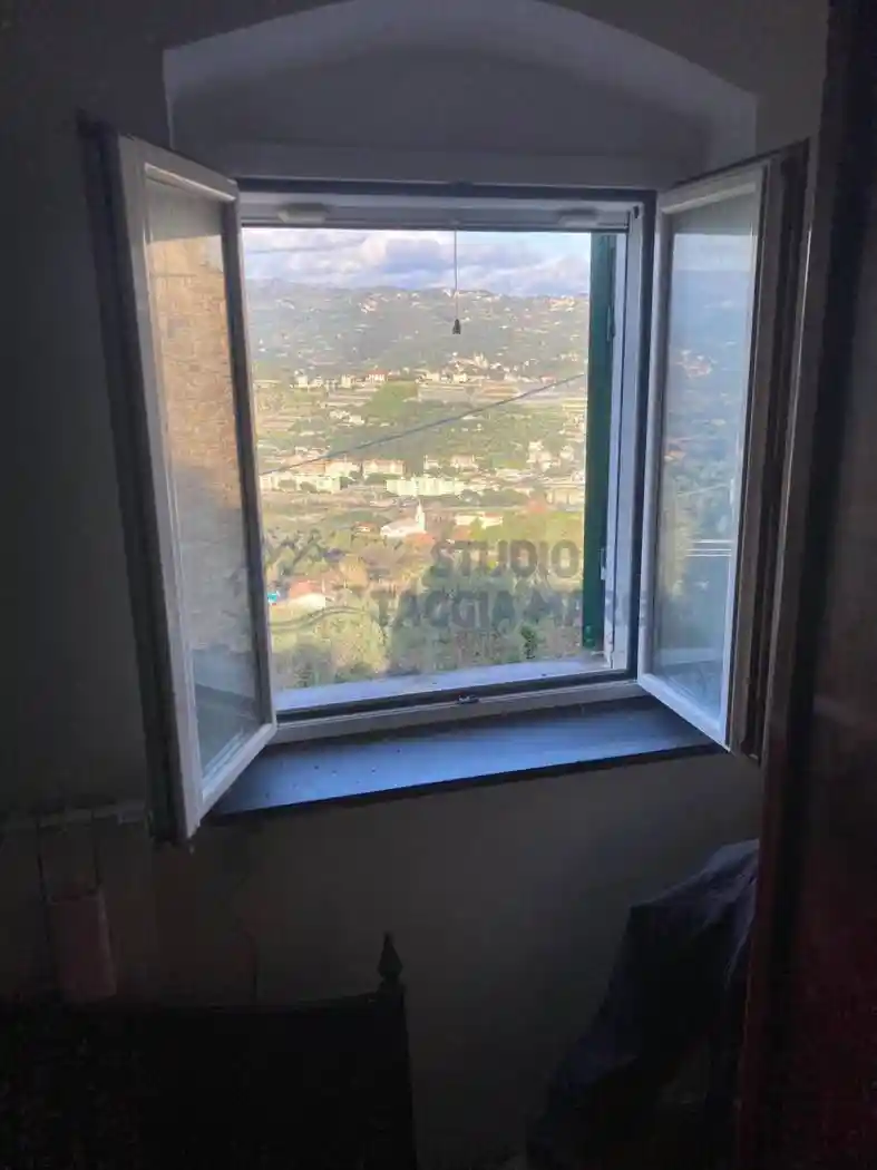 Casa indipendente in vendita a Imperia