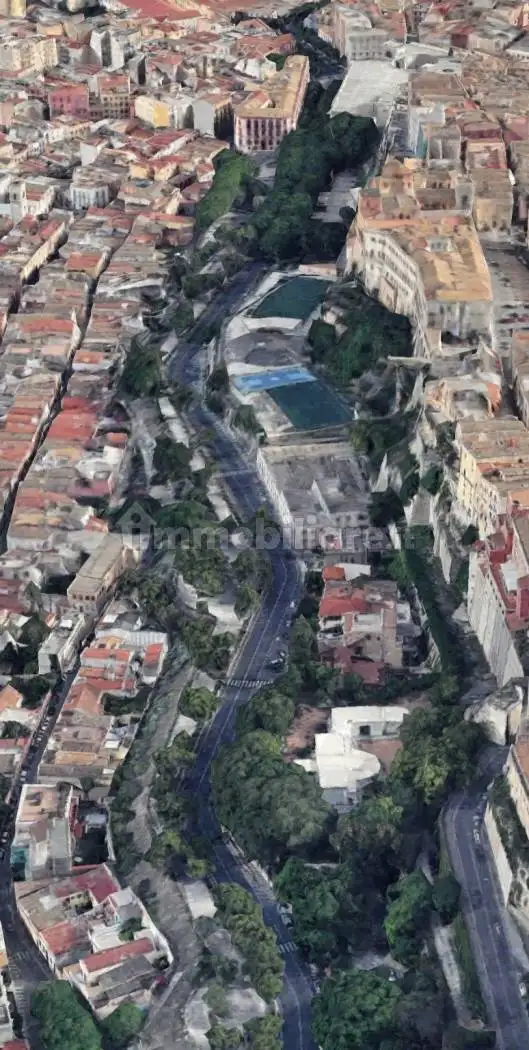 Palazzo - Edificio in affitto a Cagliari