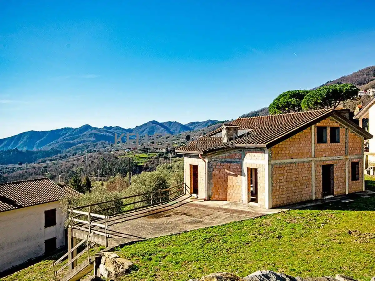 Villa in vendita a Podenzana