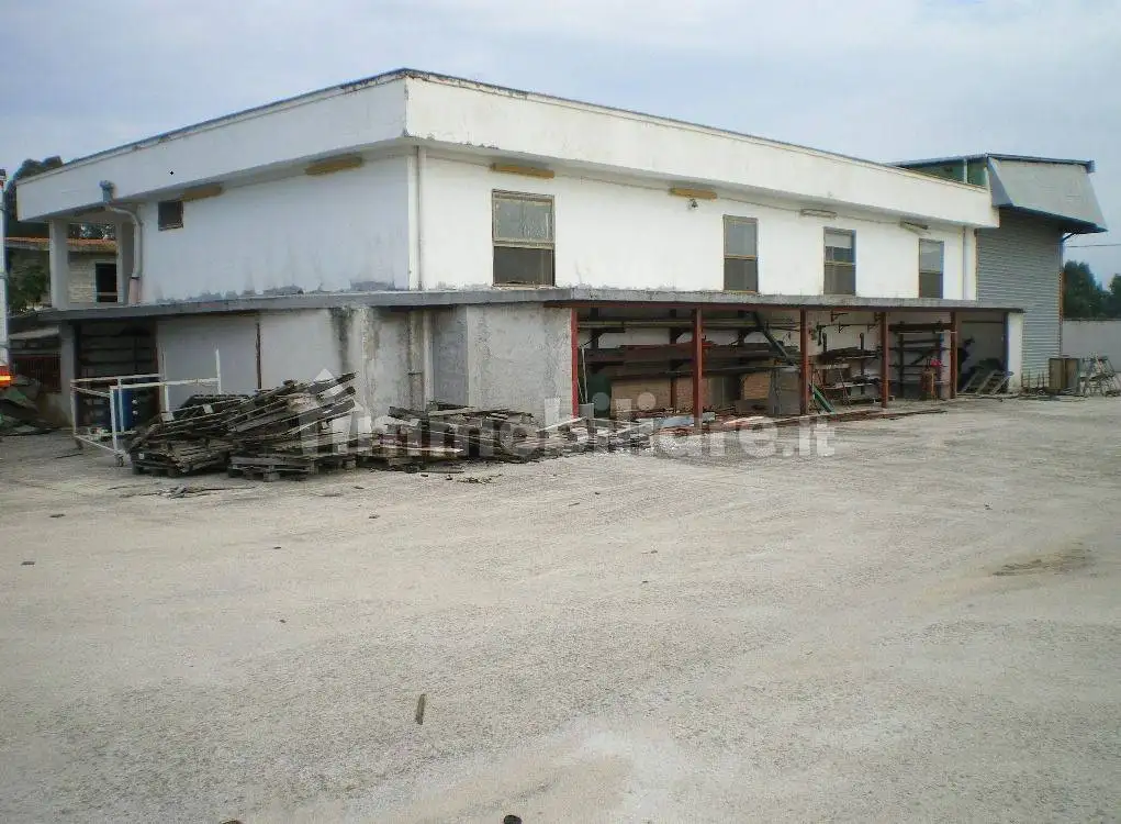 Villa in vendita a Latina