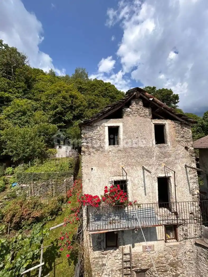 Rustico - Casale in vendita a Gravedona ed Uniti