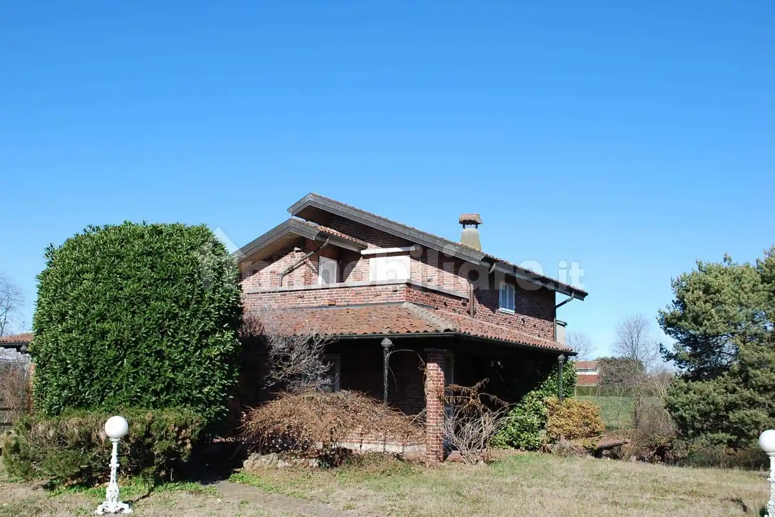 Villa in vendita a Oleggio