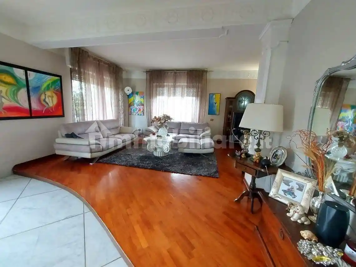 Villa in vendita a Licciana Nardi