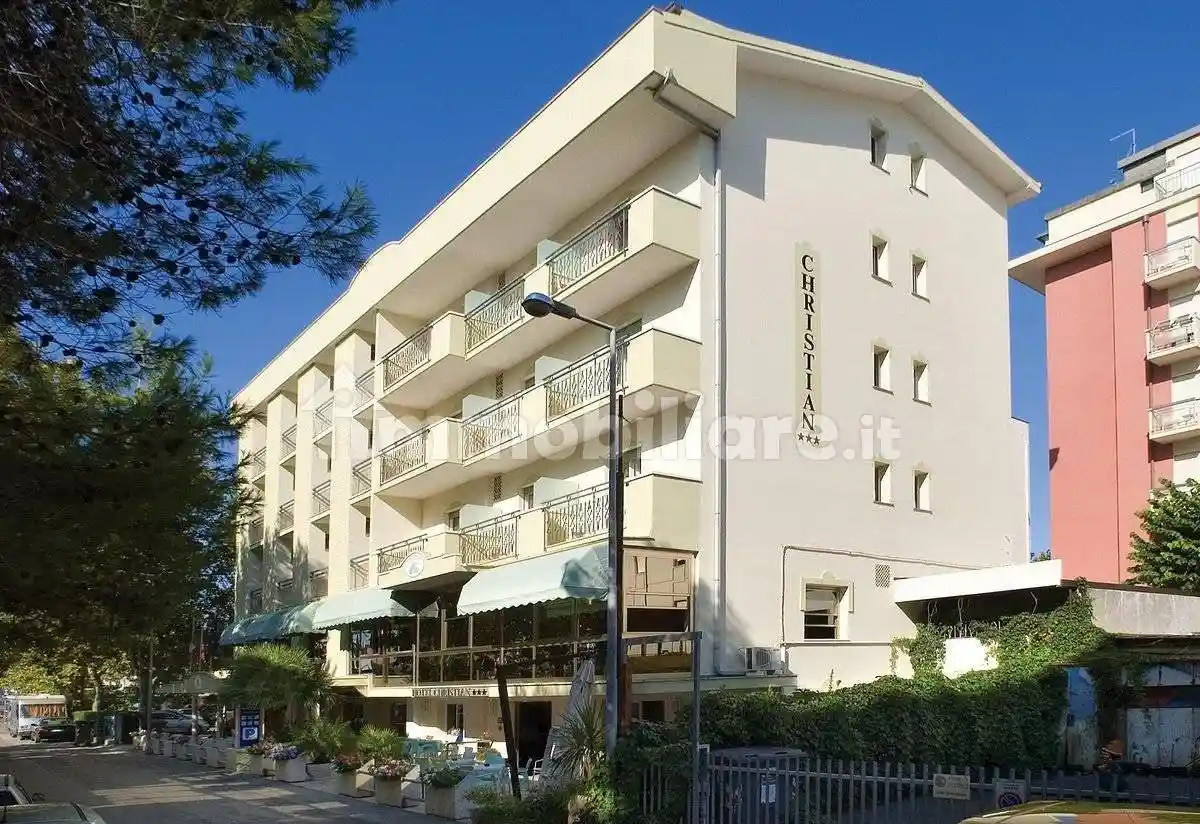 Palazzo - Edificio in vendita a Riccione