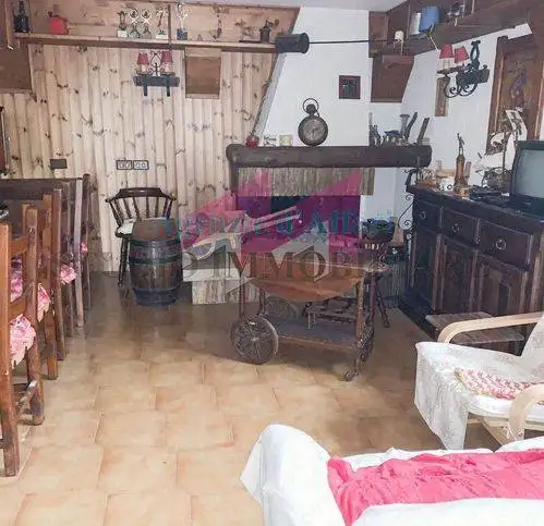 Villa in vendita a Borgocarbonara