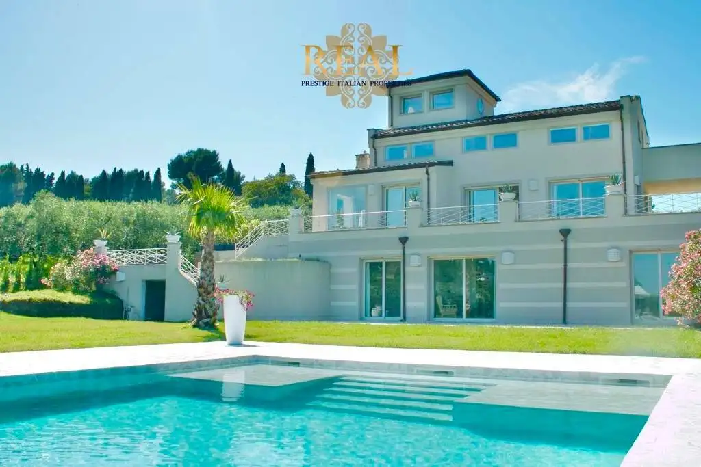 Villa in affitto a Riccione