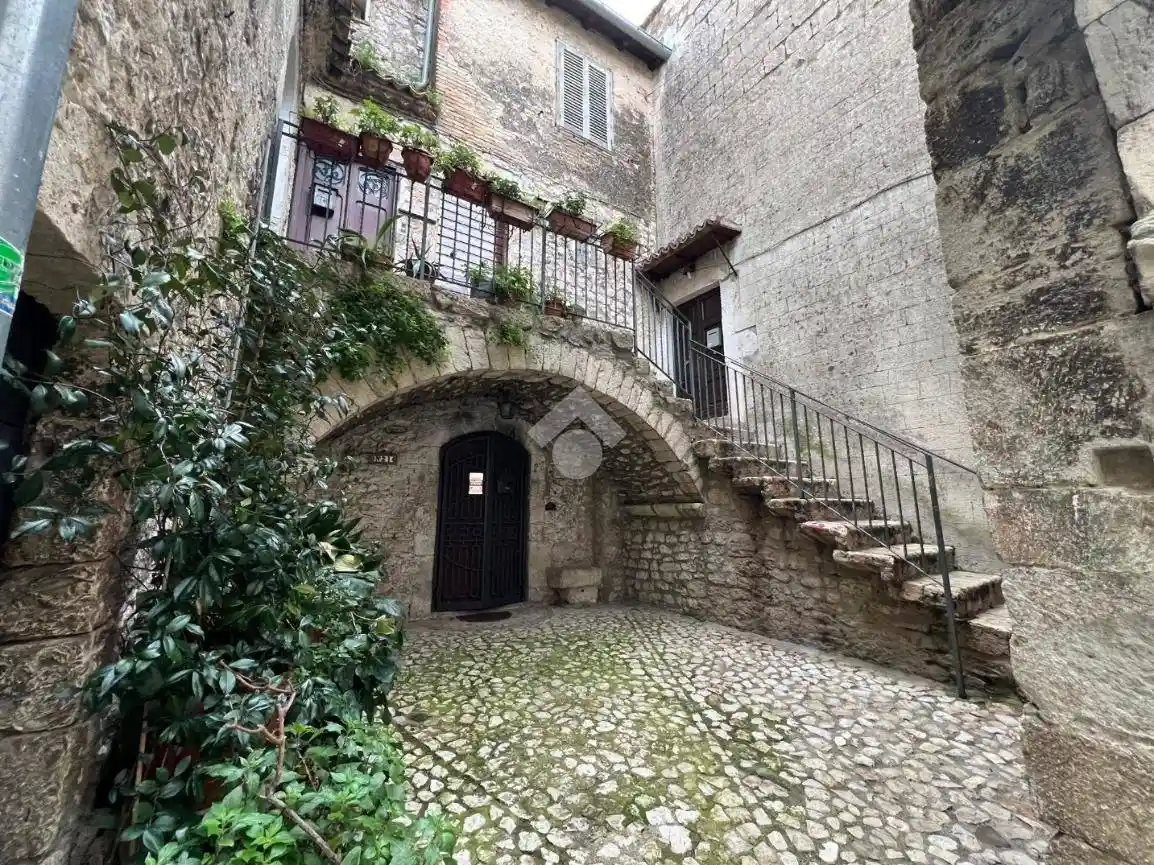 Palazzo - Edificio in vendita a Veroli