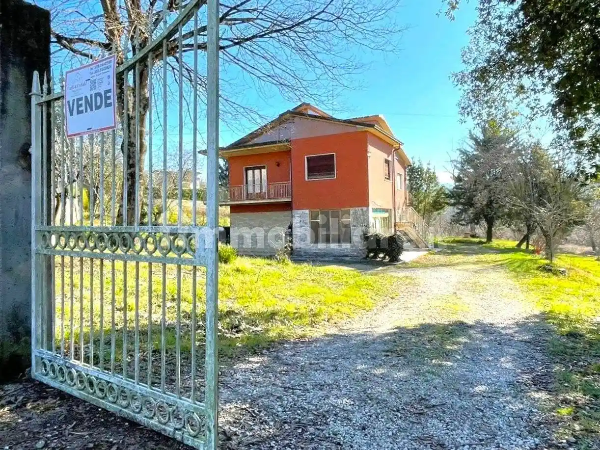 Casa indipendente in vendita a Isola del Liri
