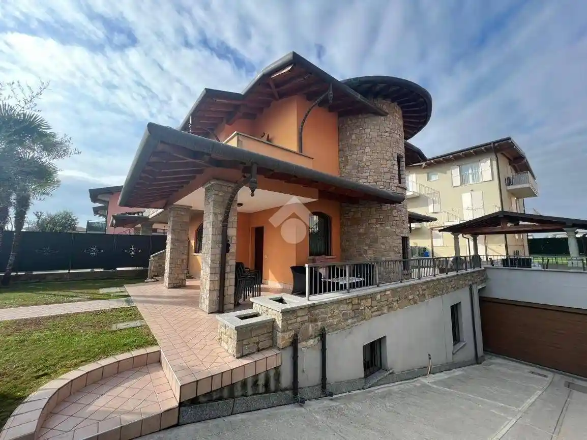 Villa in vendita a Bolgare