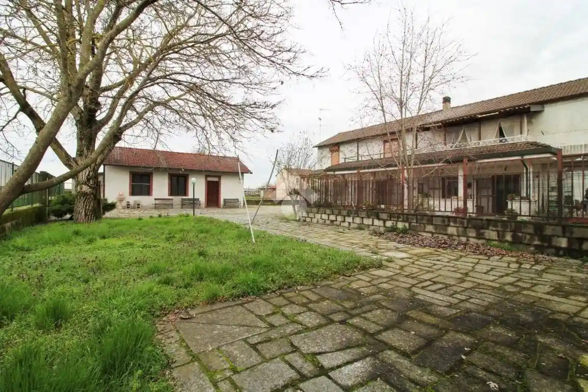 Villa in vendita a Zeme