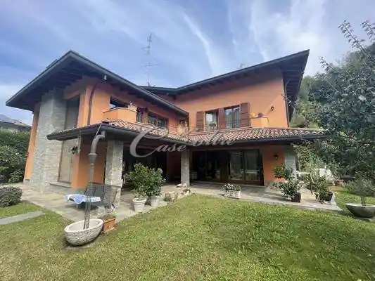 Villa in vendita a Carimate