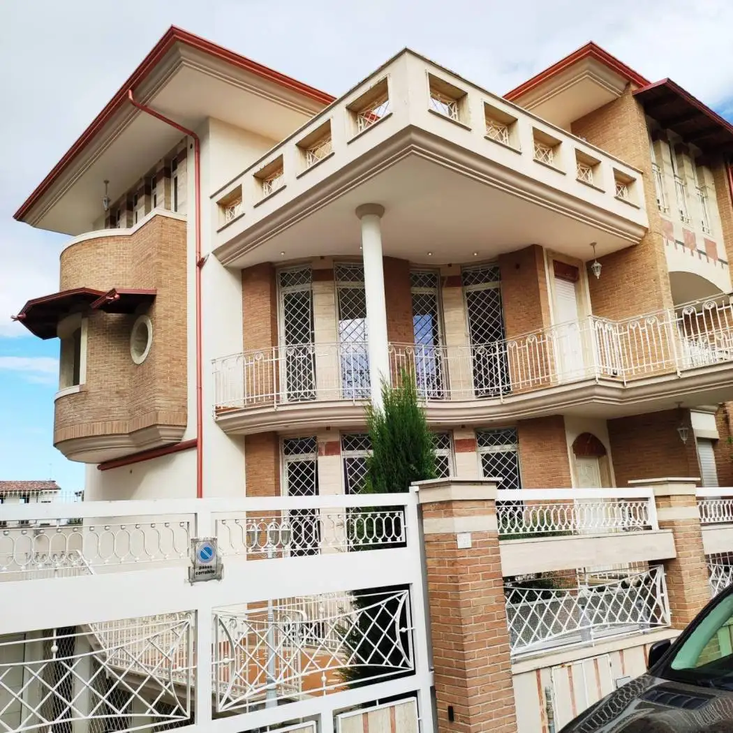 Villa in vendita a Trentola-Ducenta