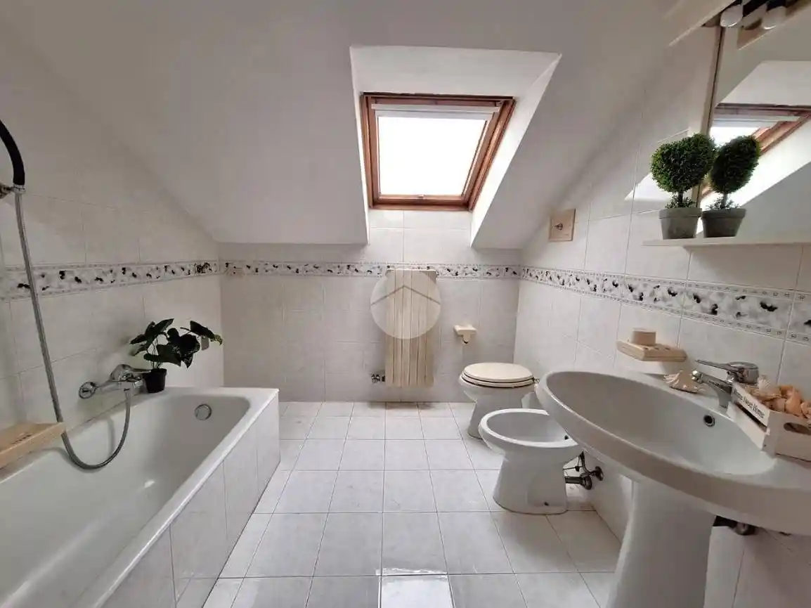 Appartamento in vendita a Voghera