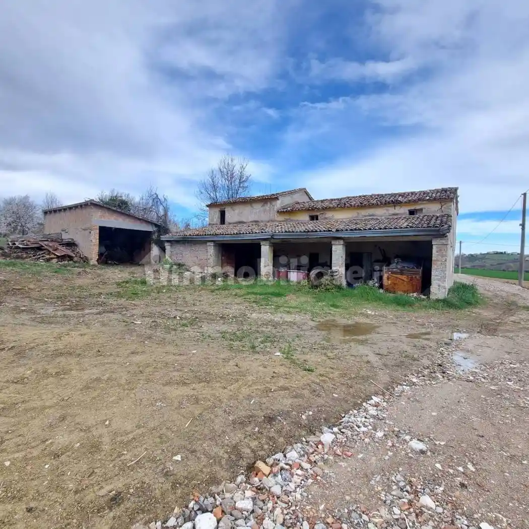 Rustico - Casale in vendita a San Clemente