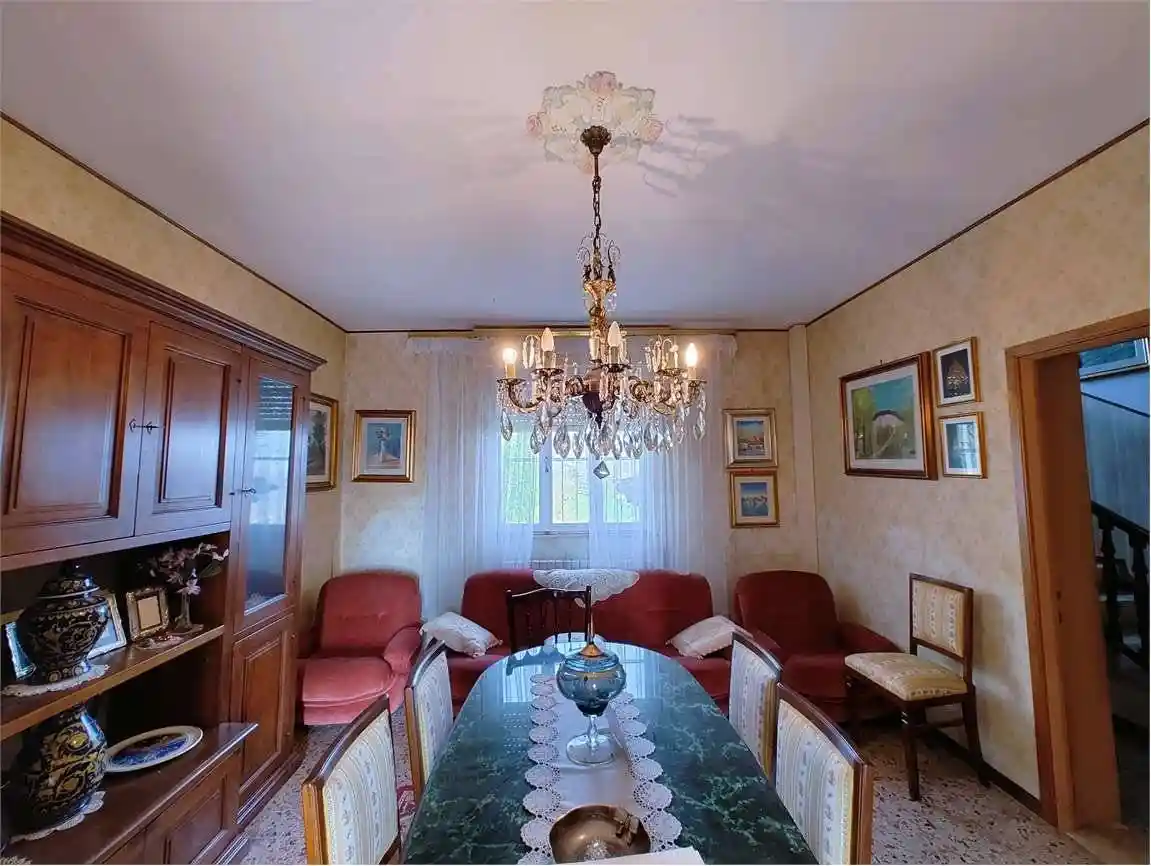 Villa in vendita a Gropparello