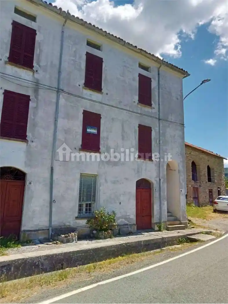 Rustico - Casale in vendita a Farini