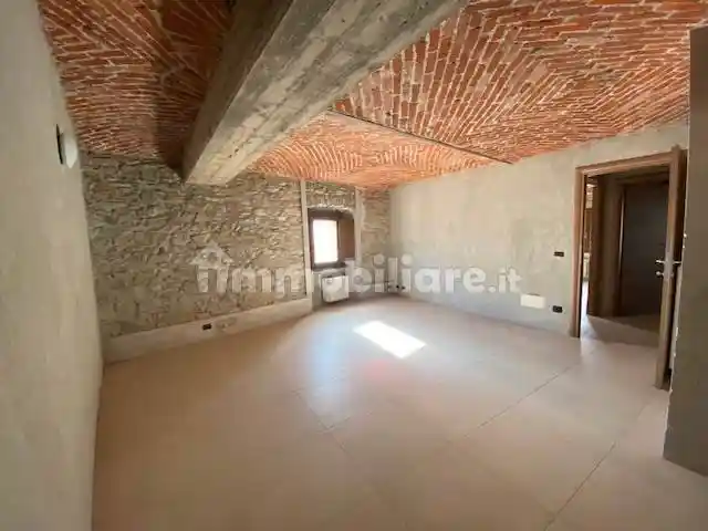 Appartamento in vendita a Verrès