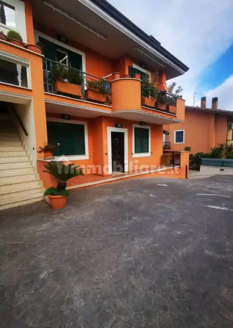 Appartamento in vendita a Montelibretti