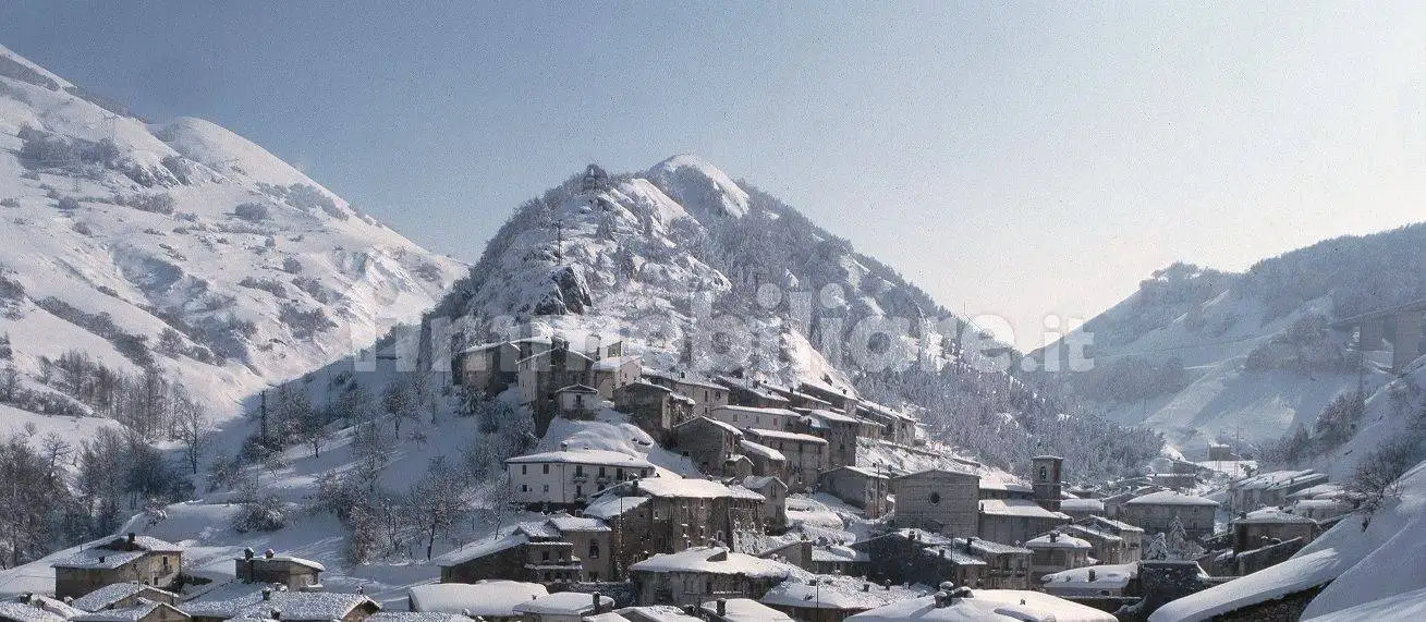 Casa indipendente in vendita a Rocca Pia