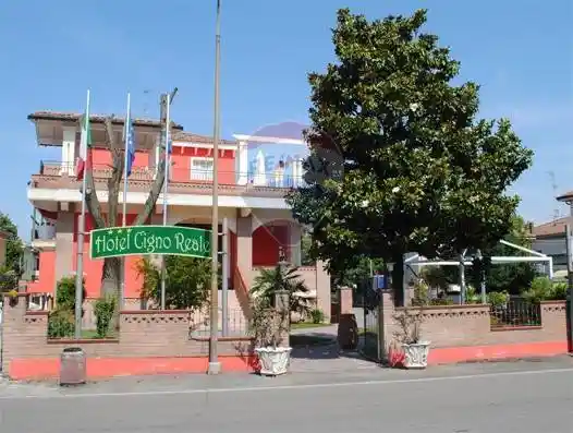 Palazzo - Edificio in vendita a Rolo