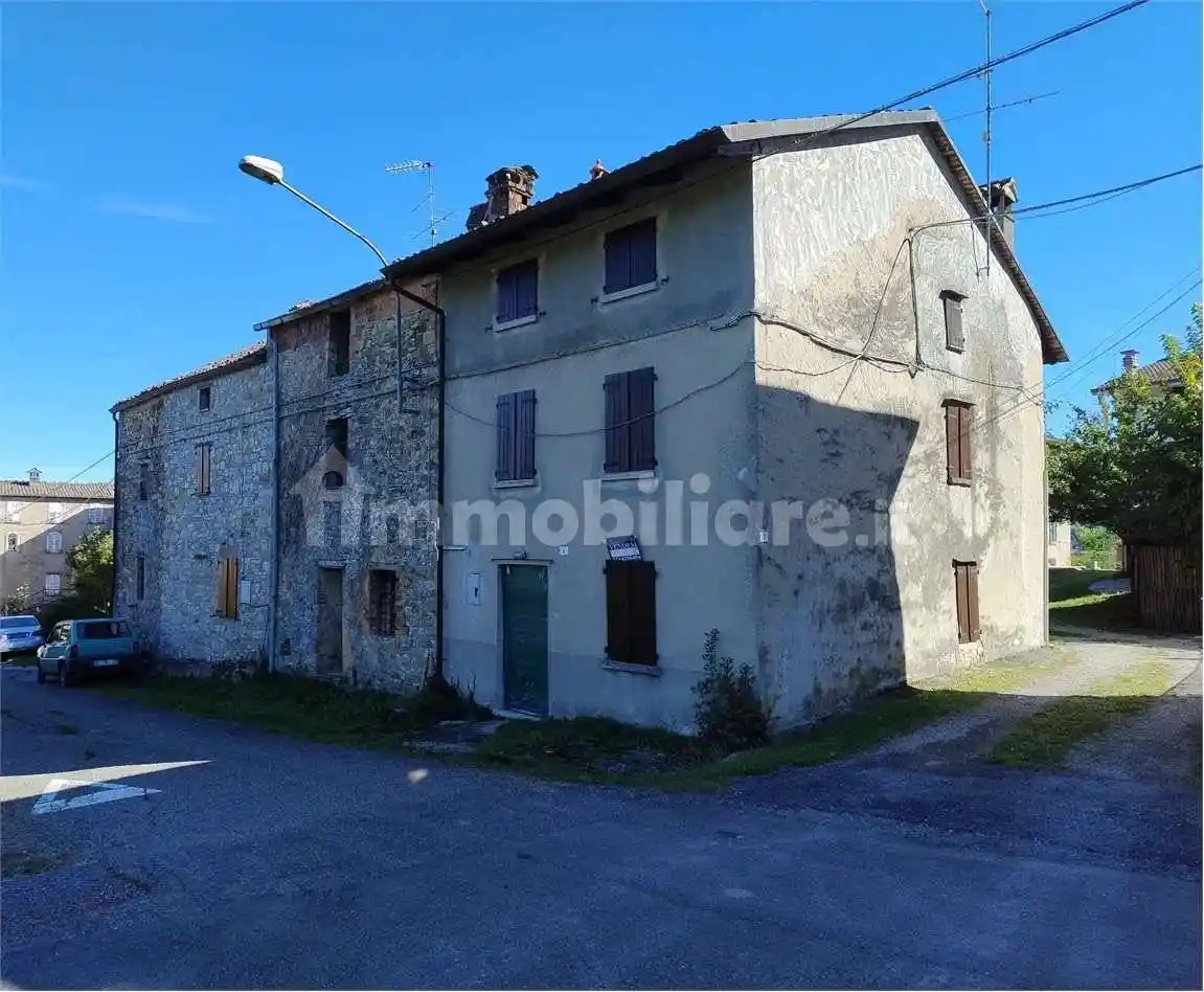 Casa indipendente in vendita a Gropparello