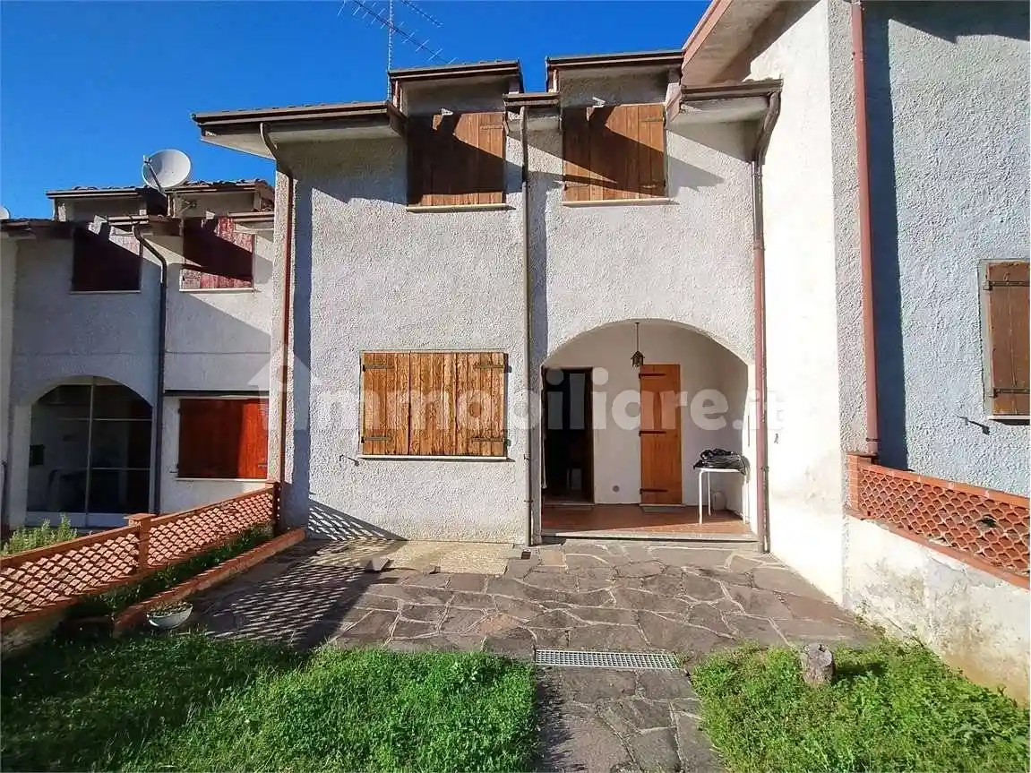 Villetta a schiera in vendita a Gropparello