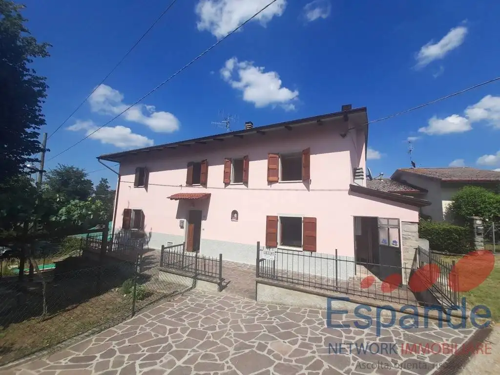 Casa indipendente in vendita a Castel di Casio