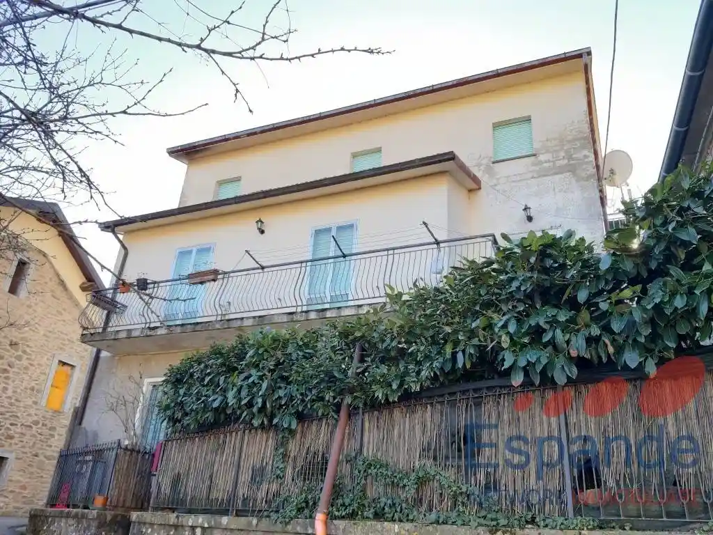 Casa indipendente in vendita a Alto Reno Terme