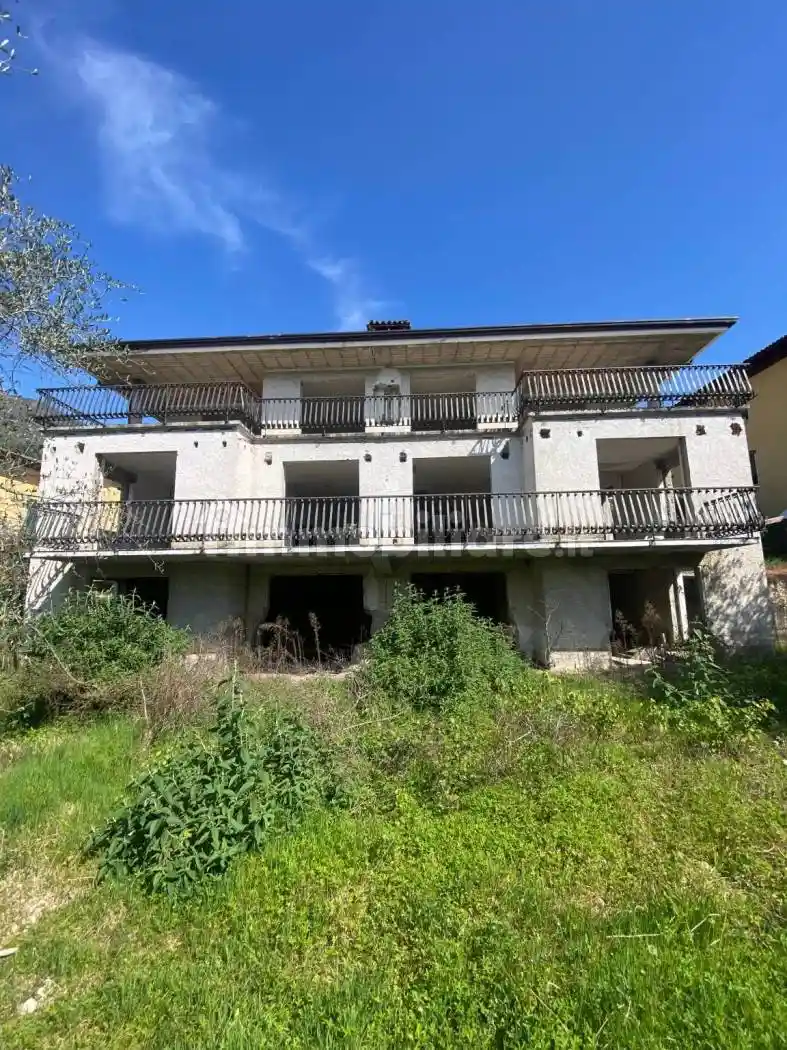 Casa indipendente in vendita a Sale Marasino