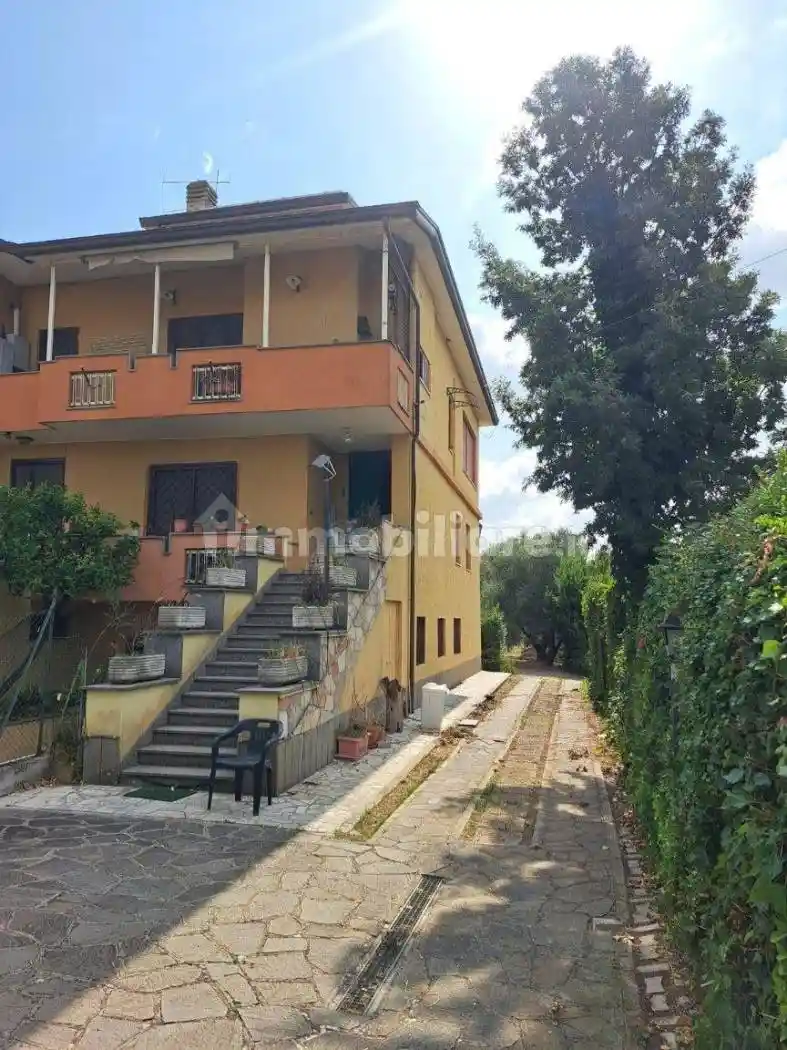 Villa in vendita a Aprilia