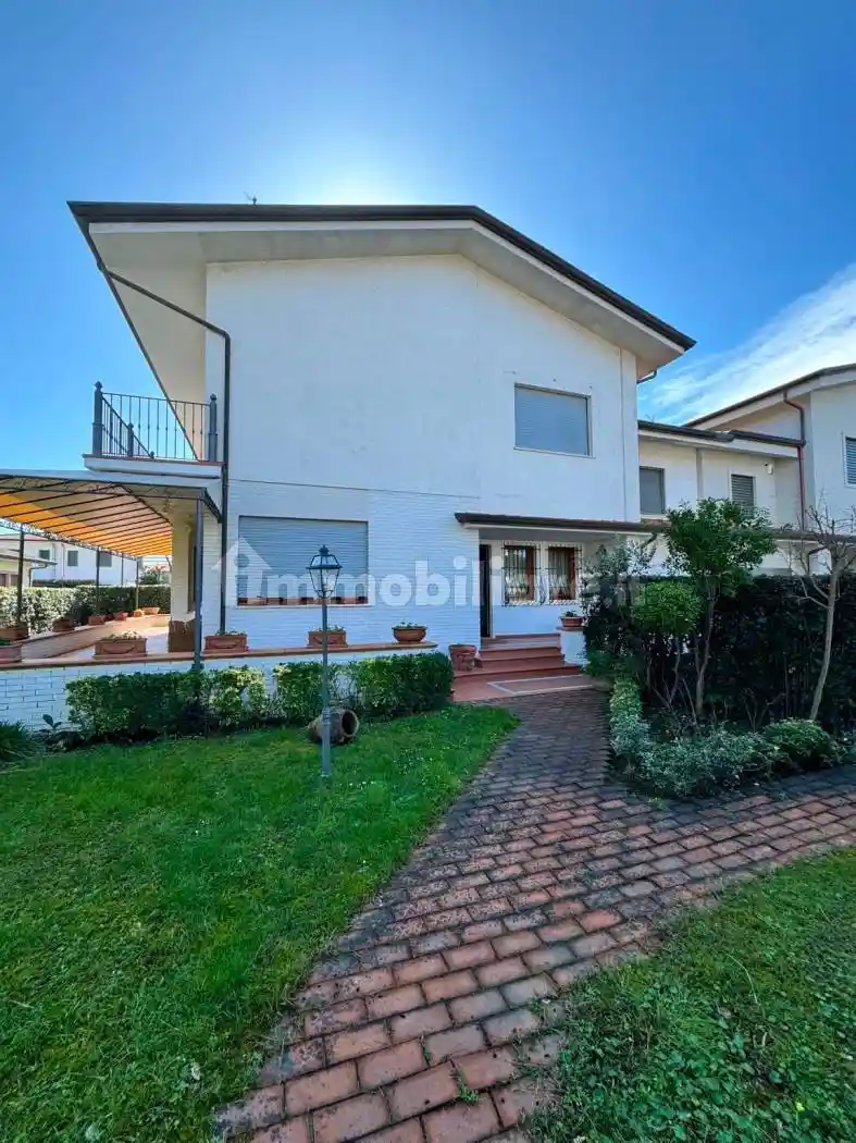 Villa in affitto a Forte dei Marmi