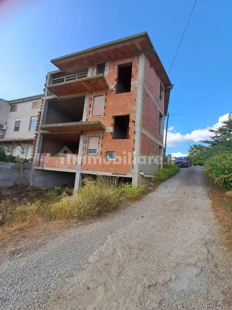 Palazzo - Edificio in vendita a Escalaplano