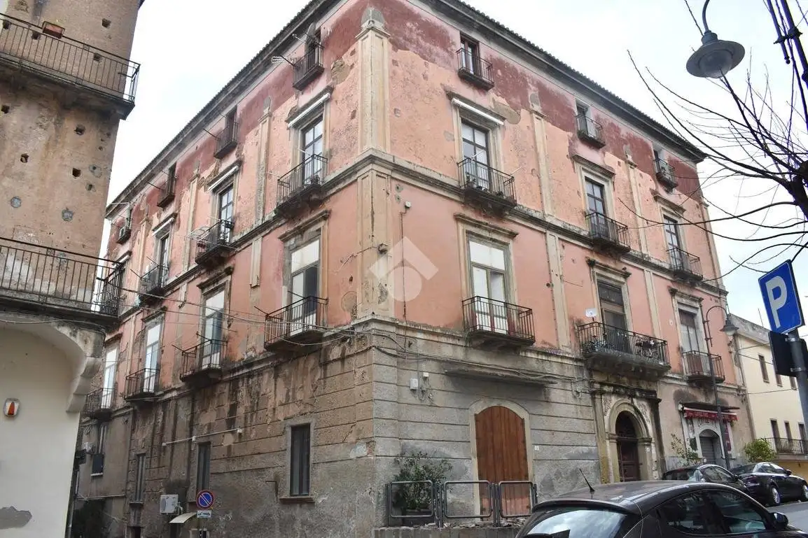 Appartamento in vendita a Paola