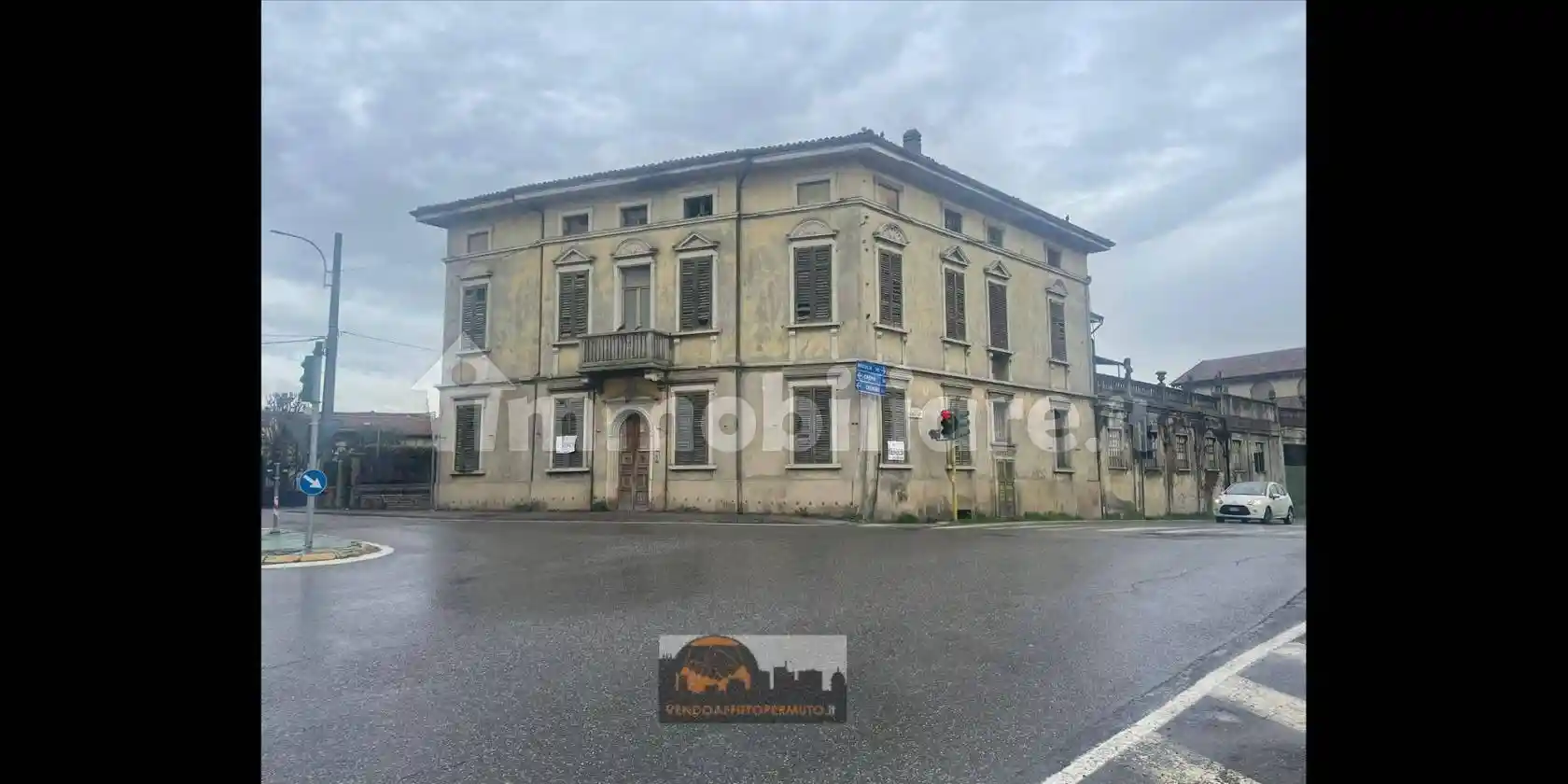 Palazzo - Edificio in vendita a Soncino