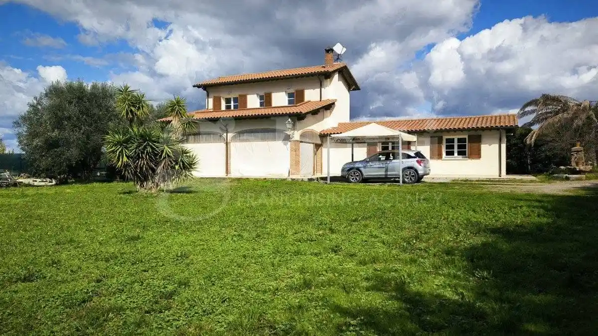 Casa indipendente in vendita a Scarlino