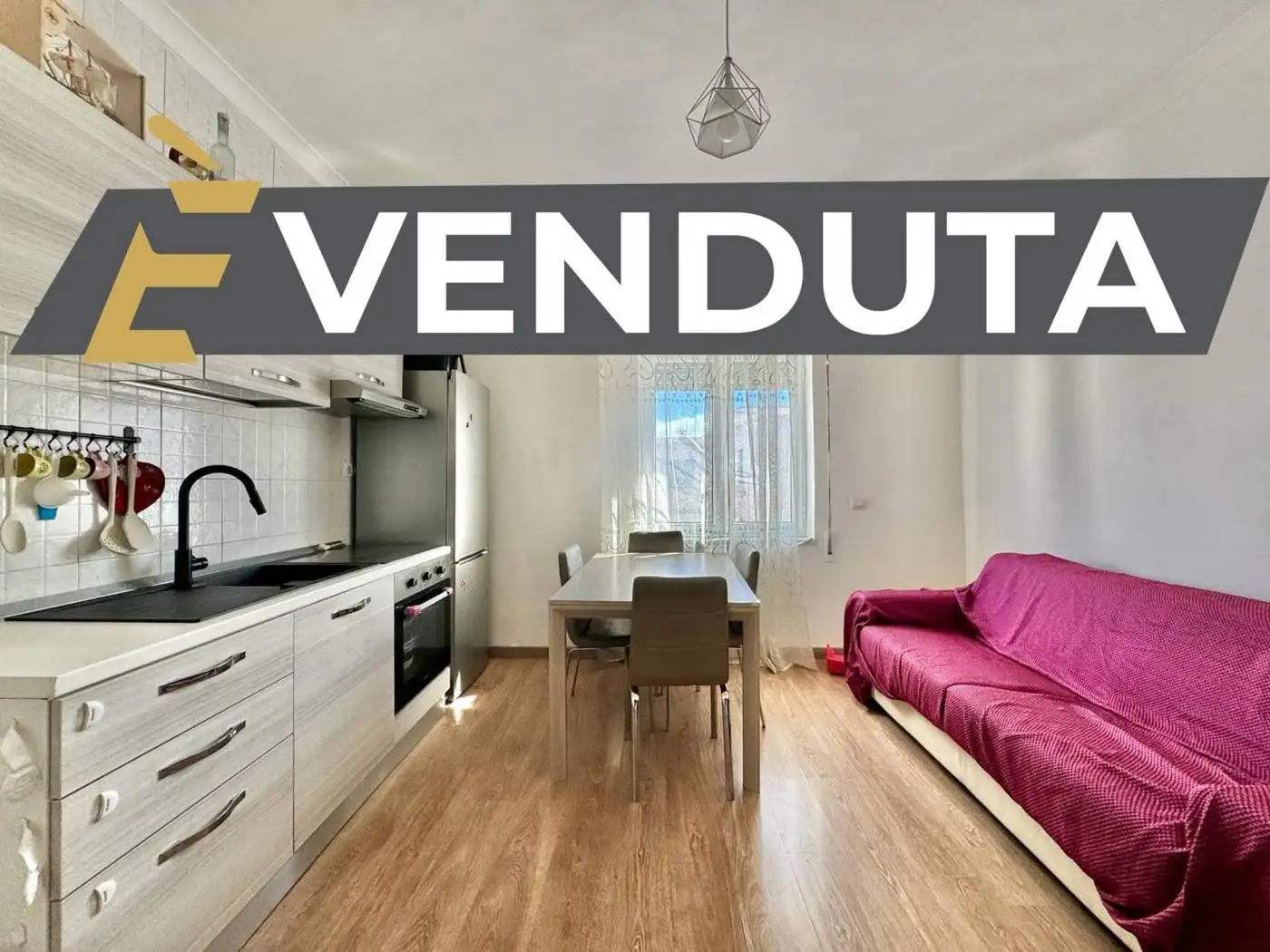 Appartamento in vendita a Napoli