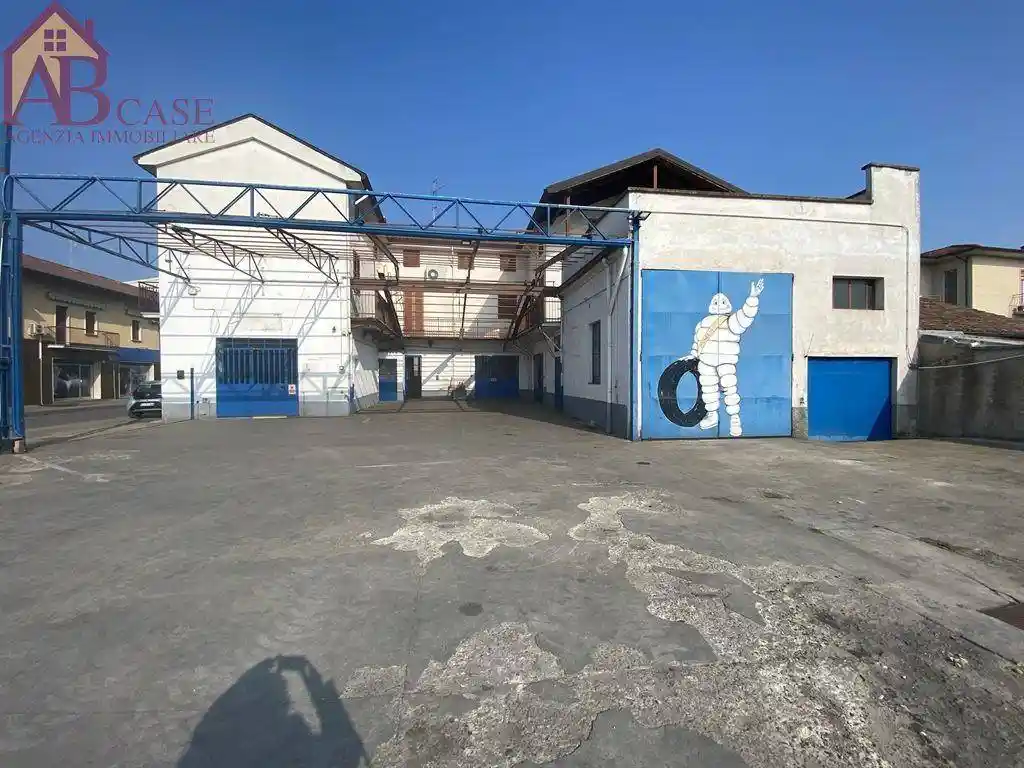 Palazzo - Edificio in vendita a Gambolò