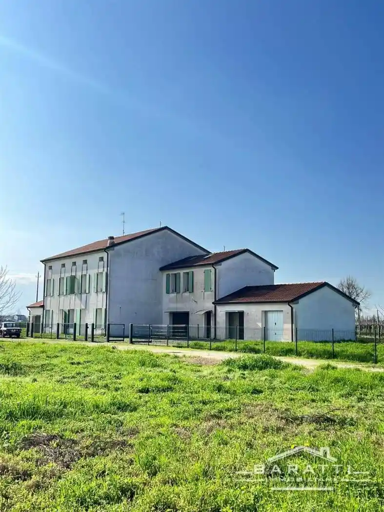 Villa in vendita a Quistello