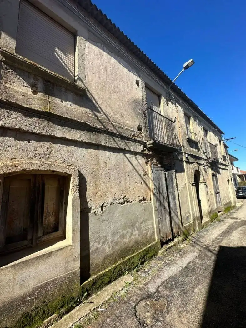 Palazzo - Edificio in vendita a Cessaniti
