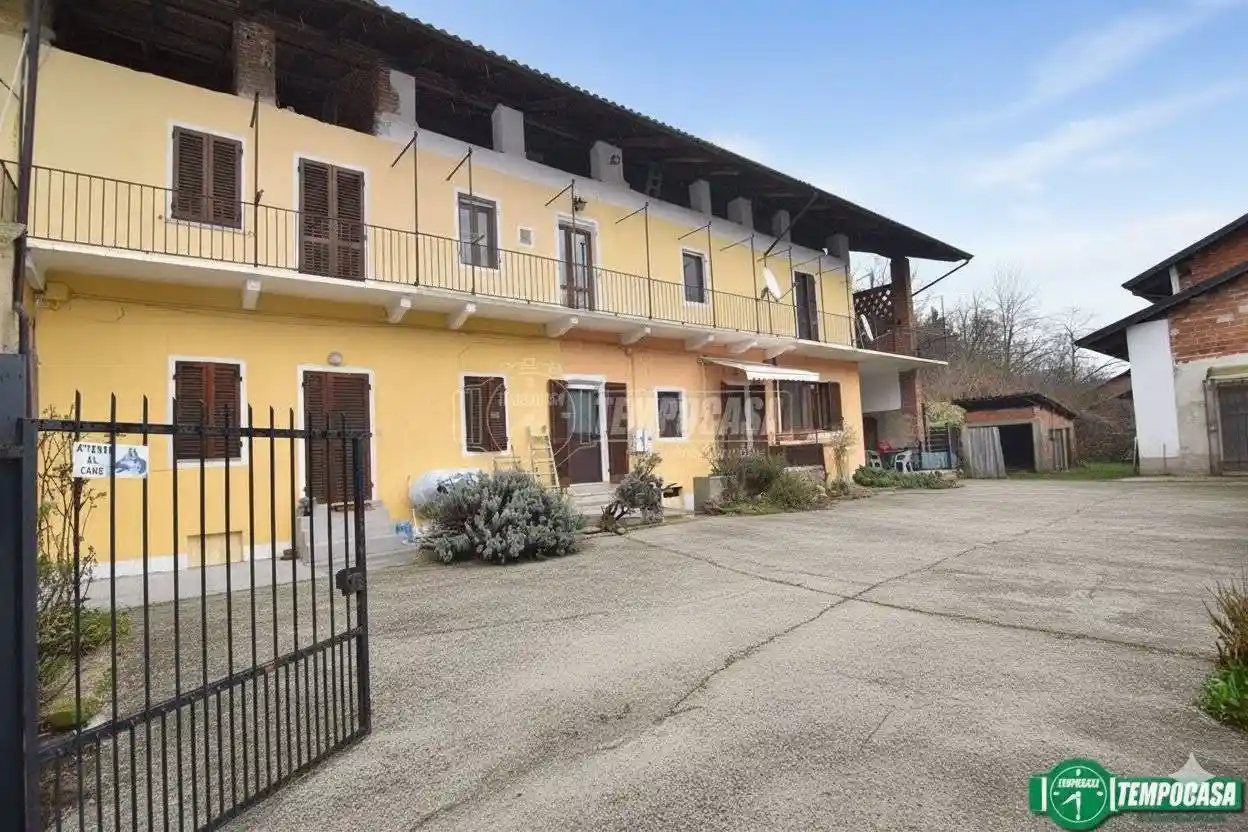 Casa indipendente in vendita a Front