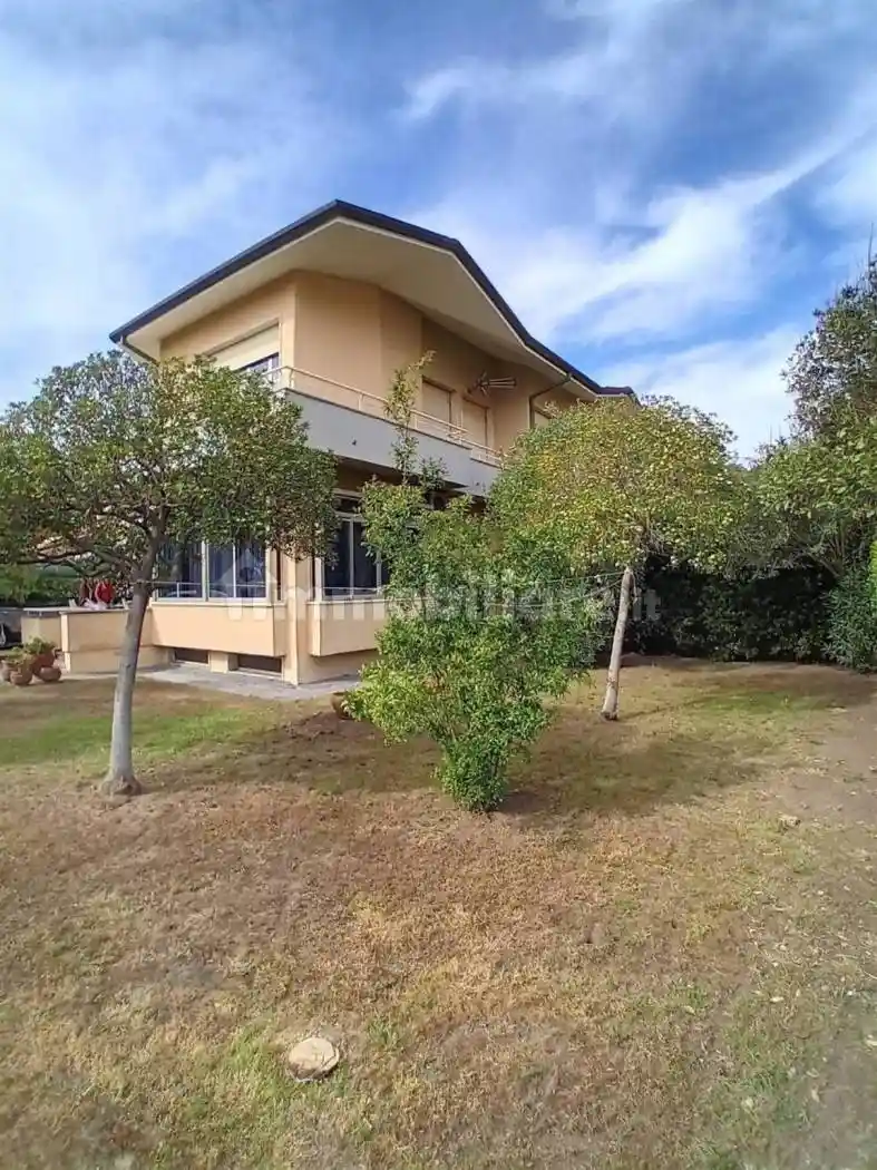 Villa in vendita a Pietrasanta