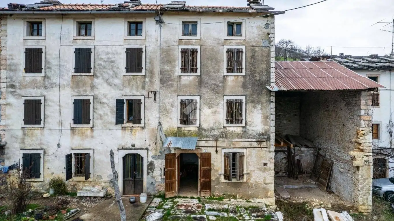 Rustico - Casale in vendita a Roverè Veronese