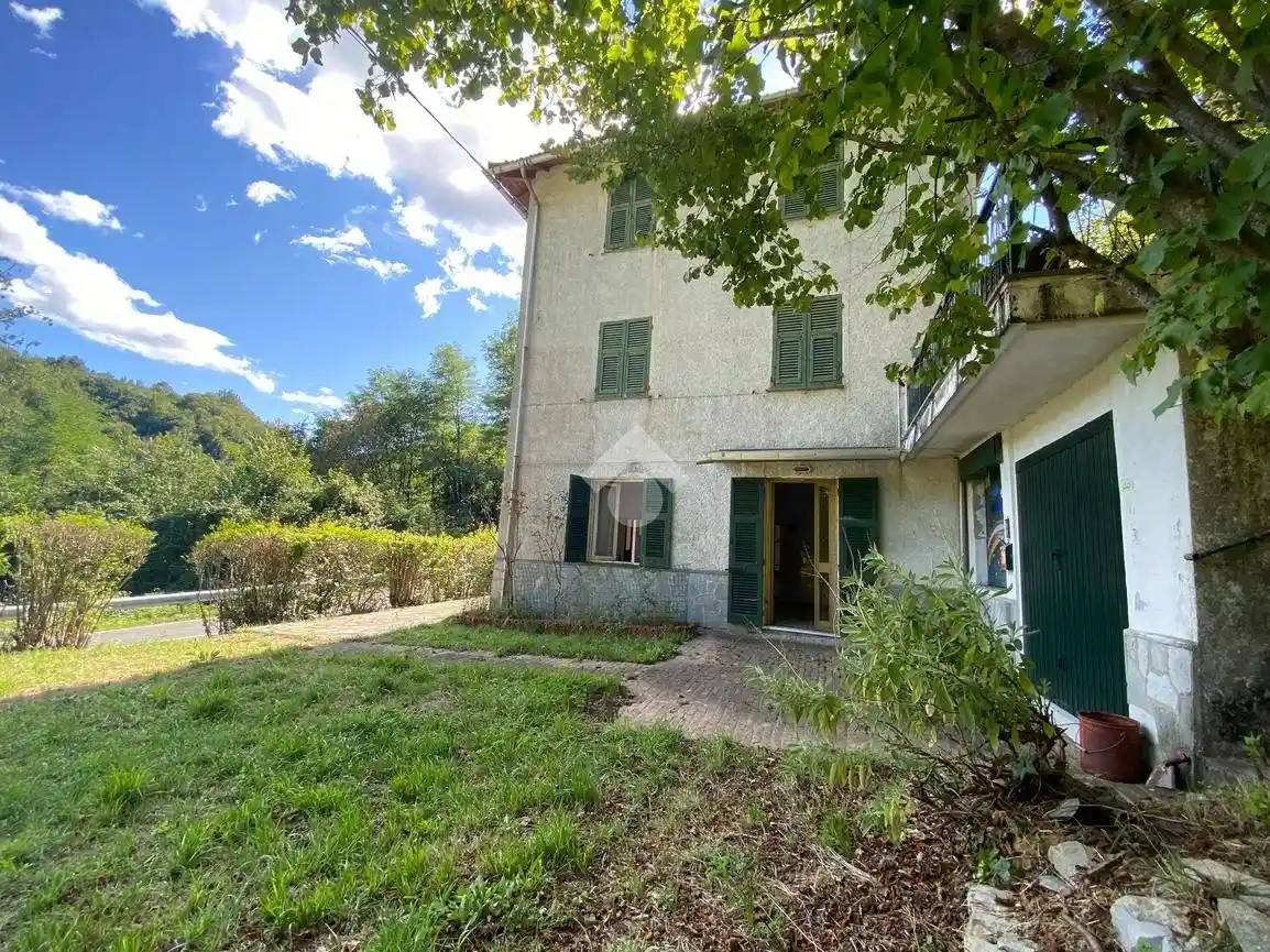 Casa indipendente in vendita a Torriglia