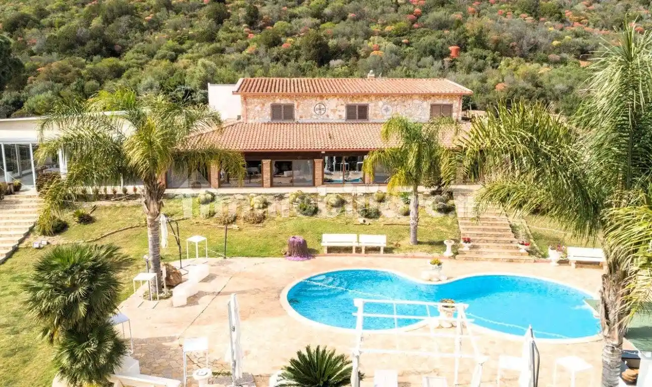 Villa in vendita a Uta