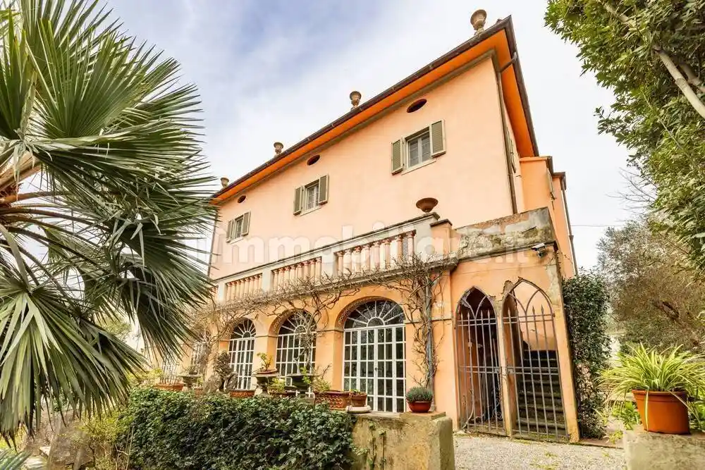 Villa in vendita a Calci